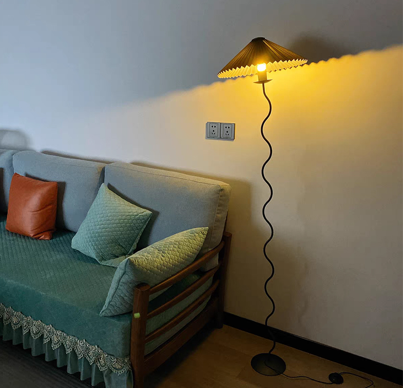 Nordic style Vintage Wavy Squiggle Floor Lamp with Pleated Lampshade